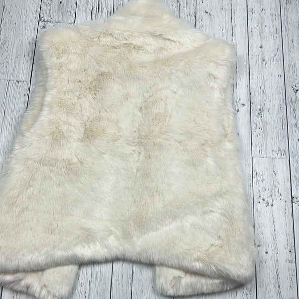 Abercrombie & Fitch faux fur vest - Hers M