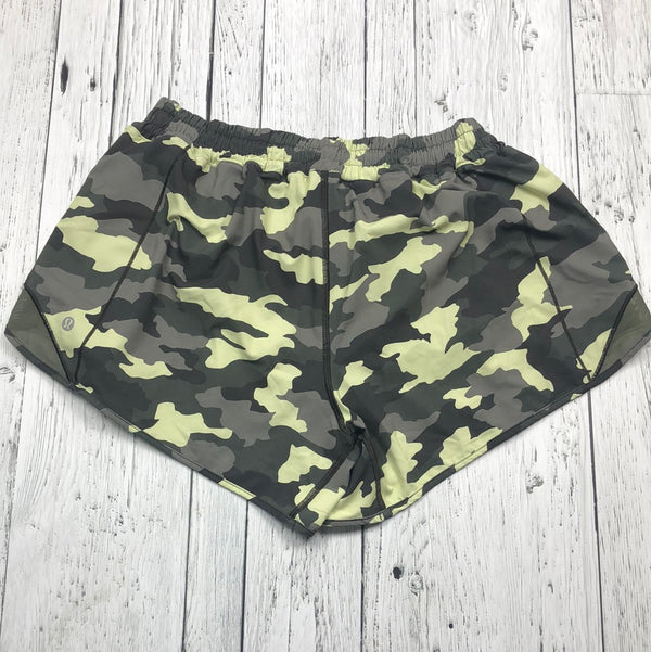 lululemon green camo shorts - Hers 12