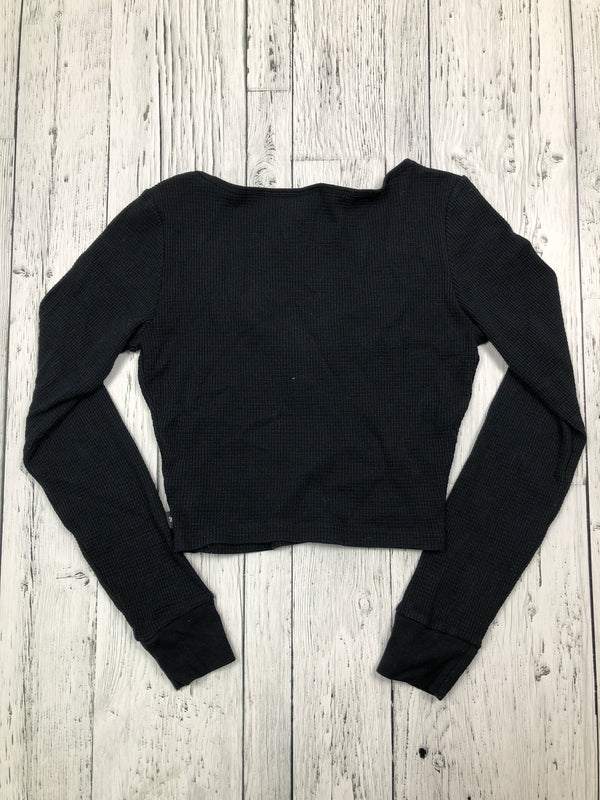 Tna Aritzia black cropped long sleeve shirt - Hers S