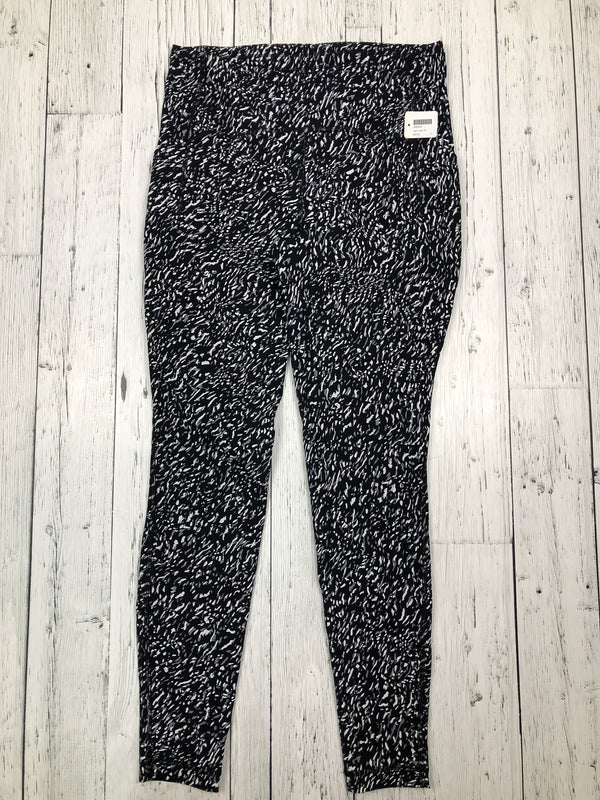 lululemon black and white leggings - Hers 10/L