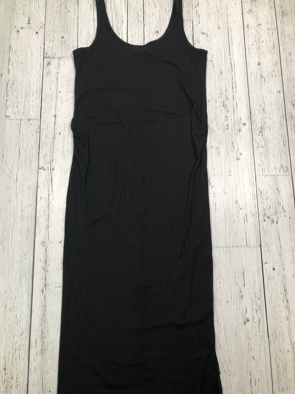 H&M black maternity dress - Ladies M