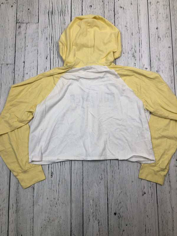 Hollister yellow white graphic cropped shirt - Hers M