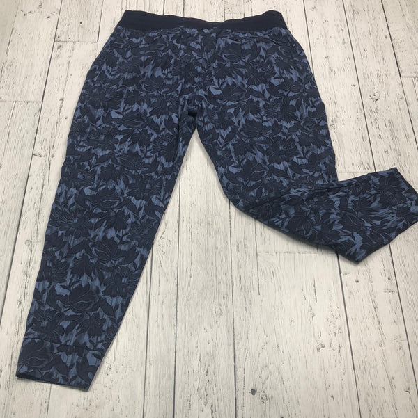 Athleta blue floral patterned athletic pants - Hers L/12