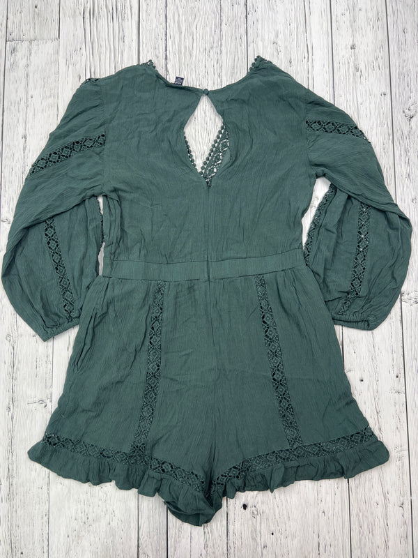 American Eagle green romper - Hers M