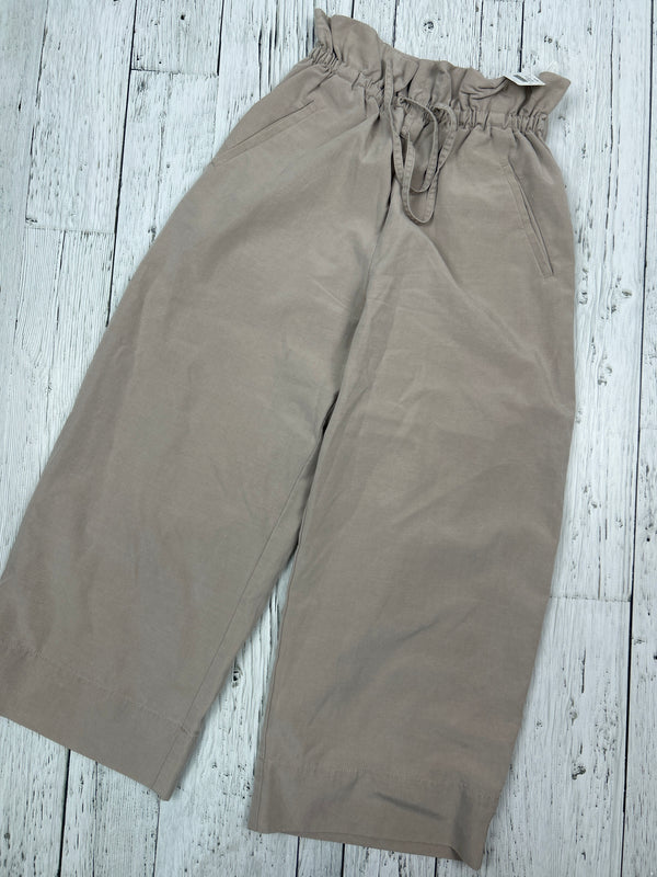The Group Babaton Aritzia paper bag crop pants - Hers XXS