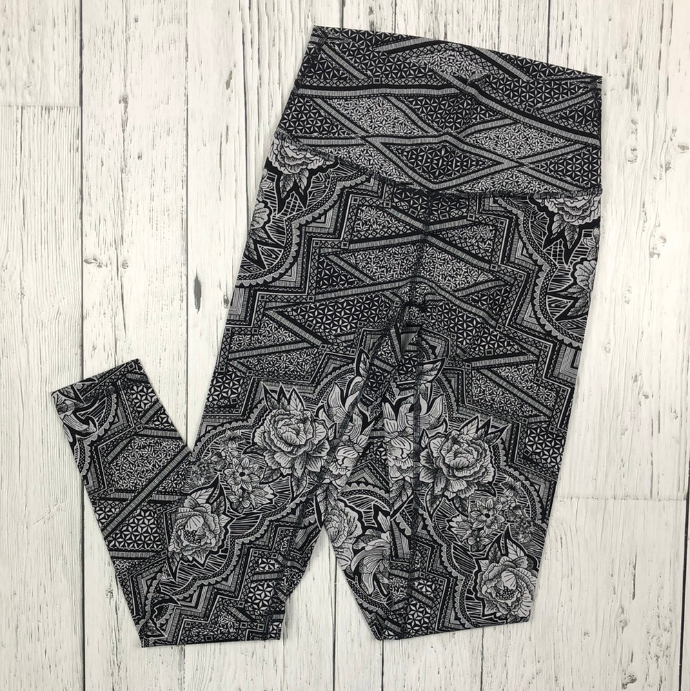 Lululemon black and white pattern leggings best sale