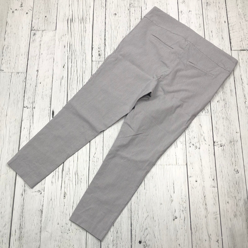 Thyme maternity grey patterned pants - Ladies L