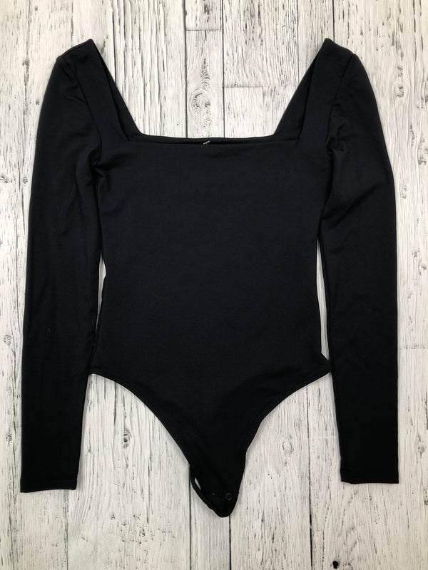 Babaton Aritzia black long sleeve bodysuit - Hers S
