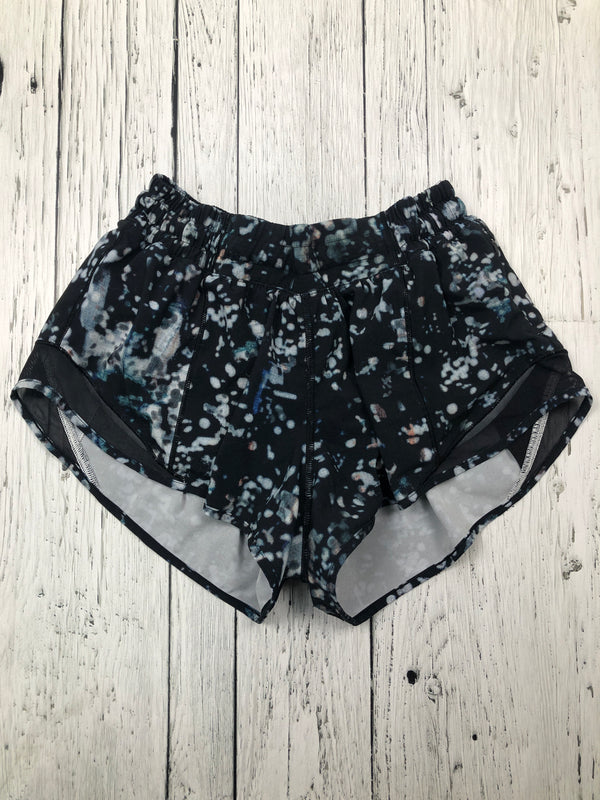 lululemon black blue patterned shorts - Hers S/6