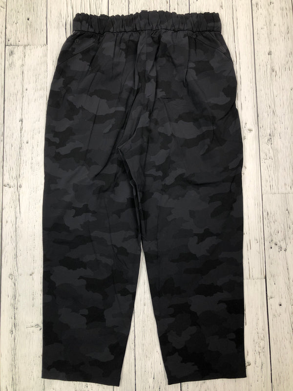 lululemon black patterned pants - Hers M/8