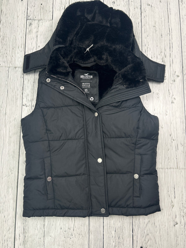 Hollister black puffer vest - Hers XS