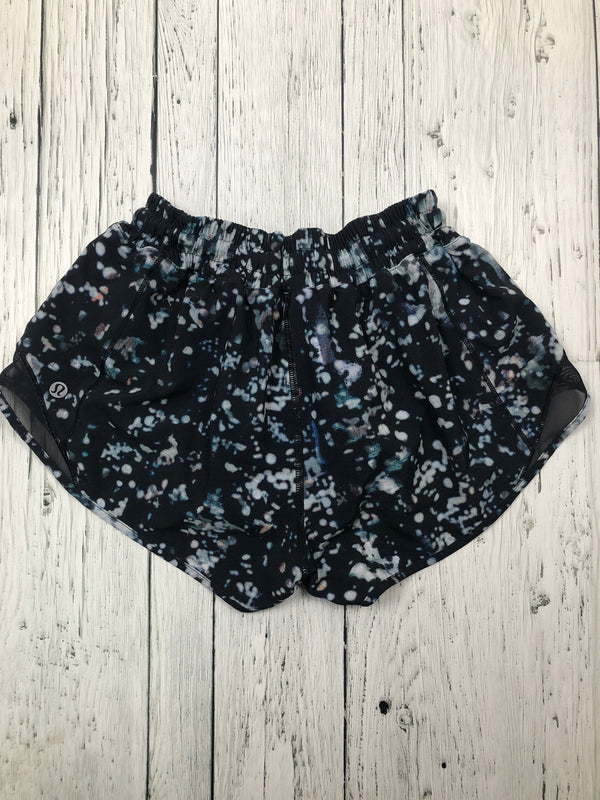 lululemon black blue patterned shorts - Hers S/6