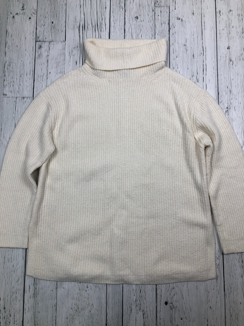 Line white knitted turtle neck sweater - Here L