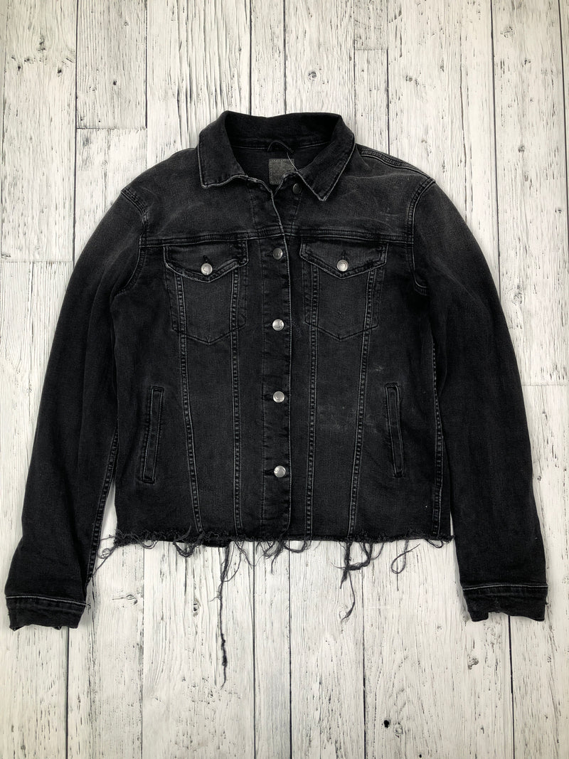 Joe’s black denim jacket - Hers M
