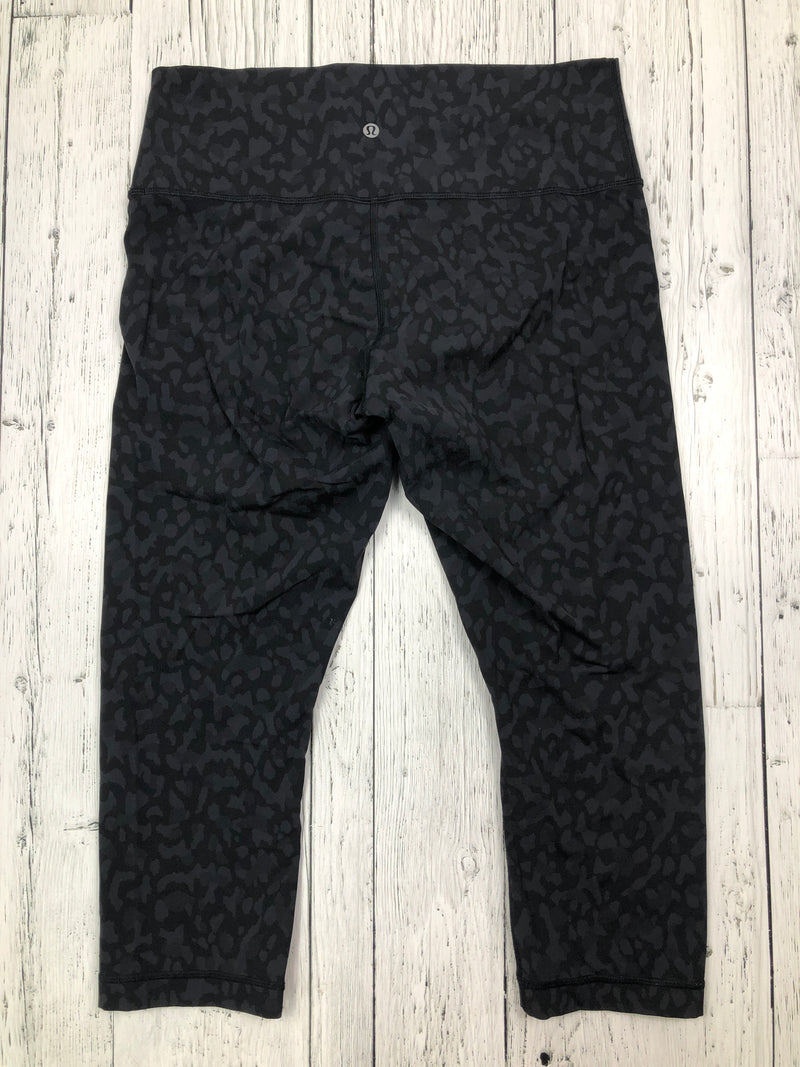 lululemon black patterned capris - Hers L/12