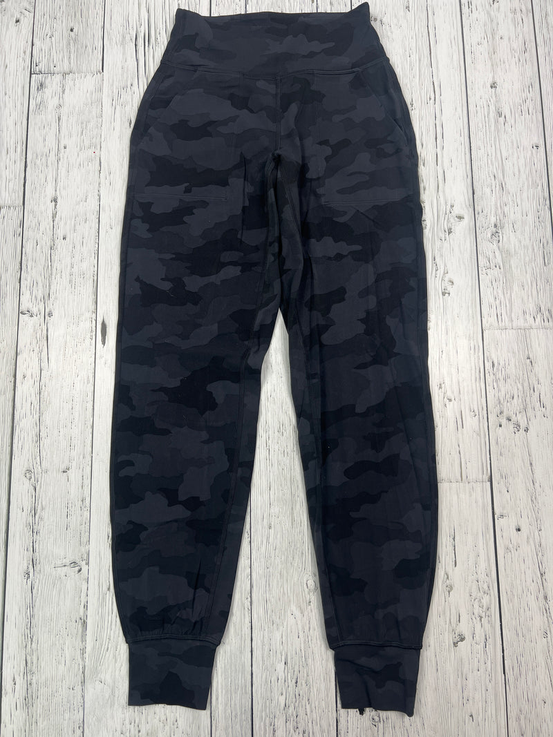 lululemon black camo patterned pants - Hers S/4