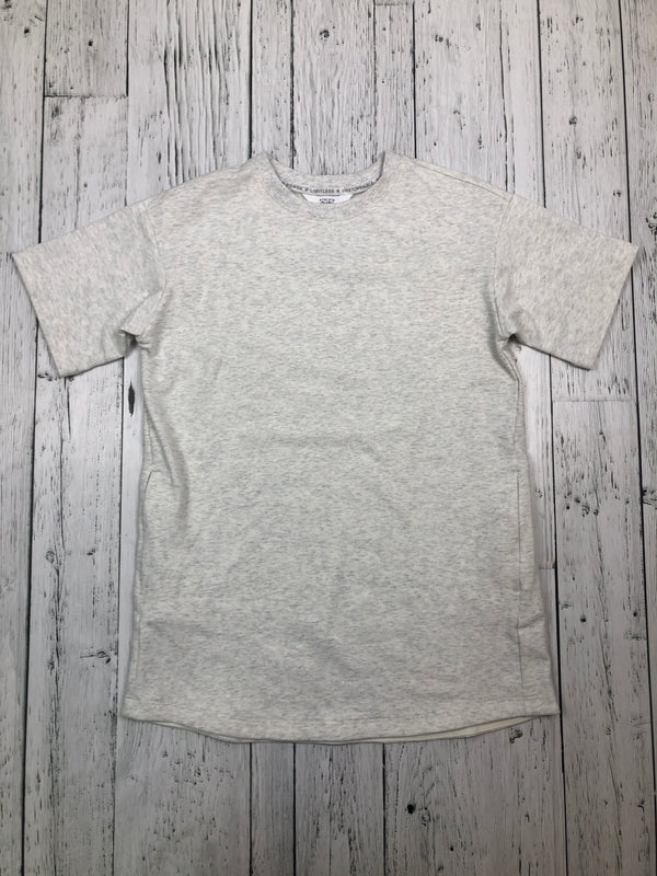Athleta girl grey t-shirt - Hers 8