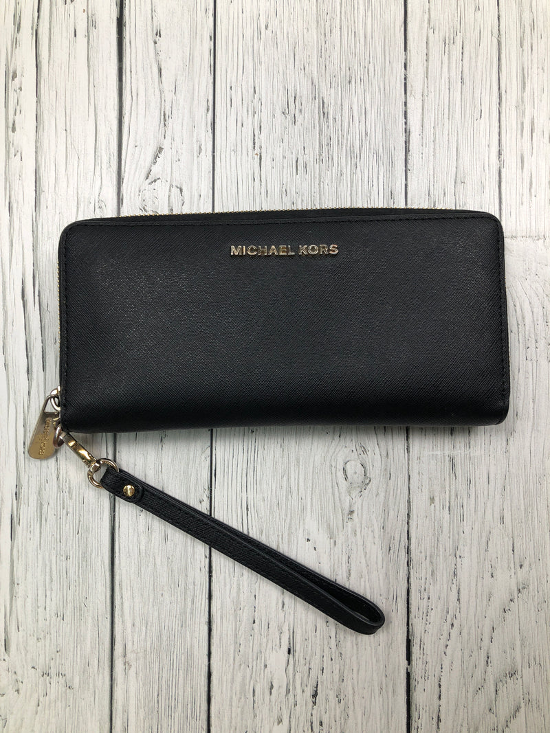 Michael Kors black wallet - Hers