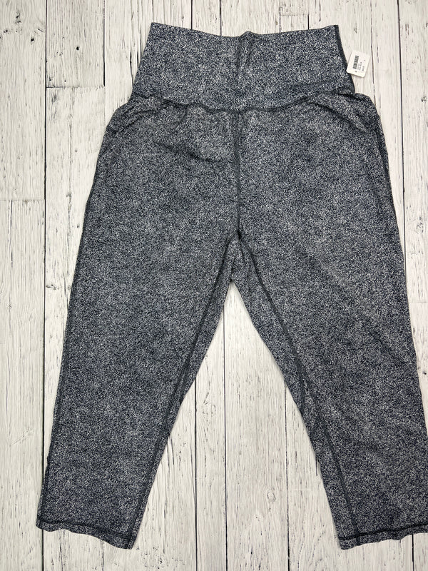 lululemon Tranquil Crop Rio Mist White Black Pants Hers M/8