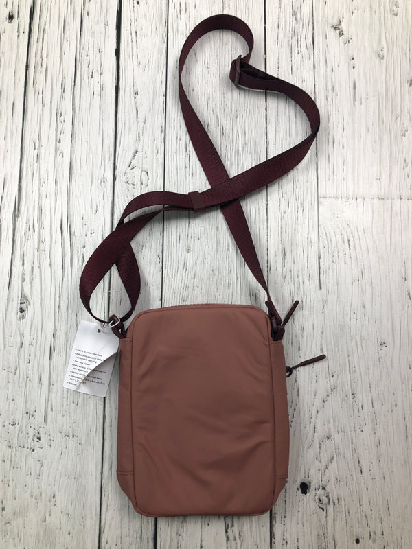 lululemon pink burgundy bag - Hers