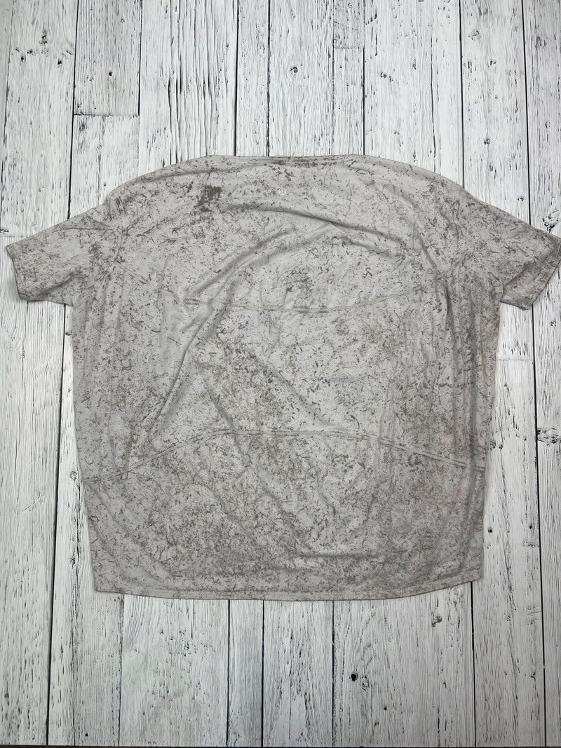 lululemon grey patterned t-shirt - Hers M/10