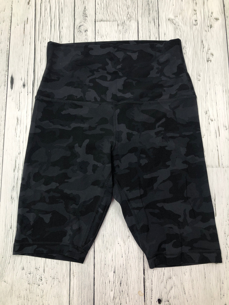 lululemon black camo patterned biker shorts - Hers M/8