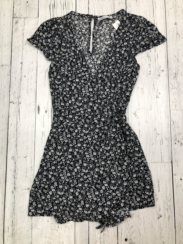 Hollister black white floral dress - Hers M