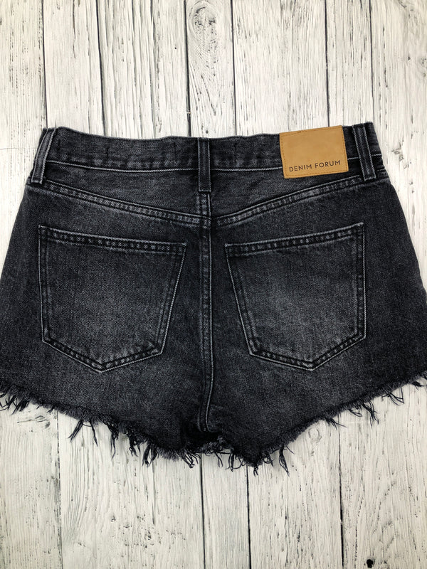 Denim Forum the yoko black shorts - Hers S/26