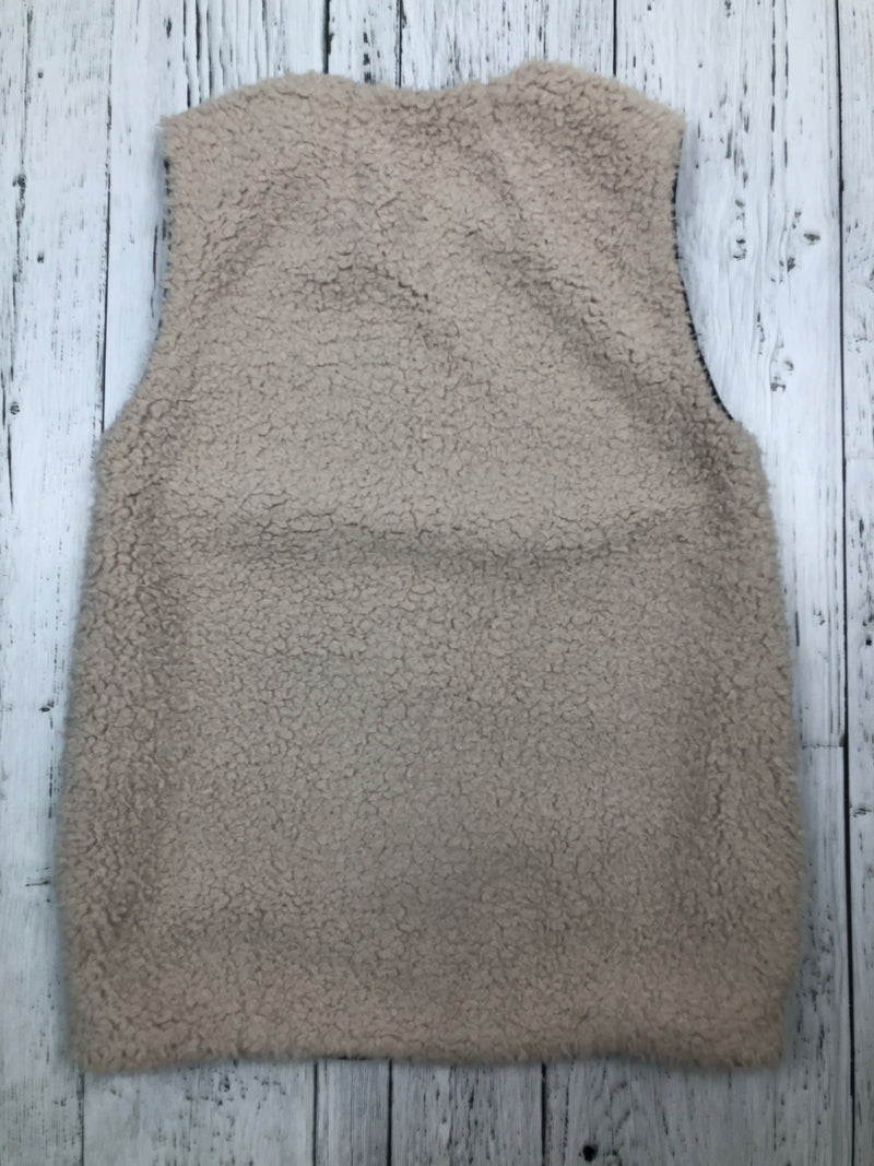 Wilfred Aritzia beige fluffy vest - Hers XS
