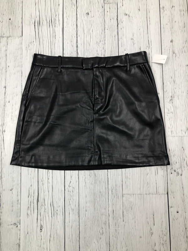 Gap black leather skirt - Hers 10