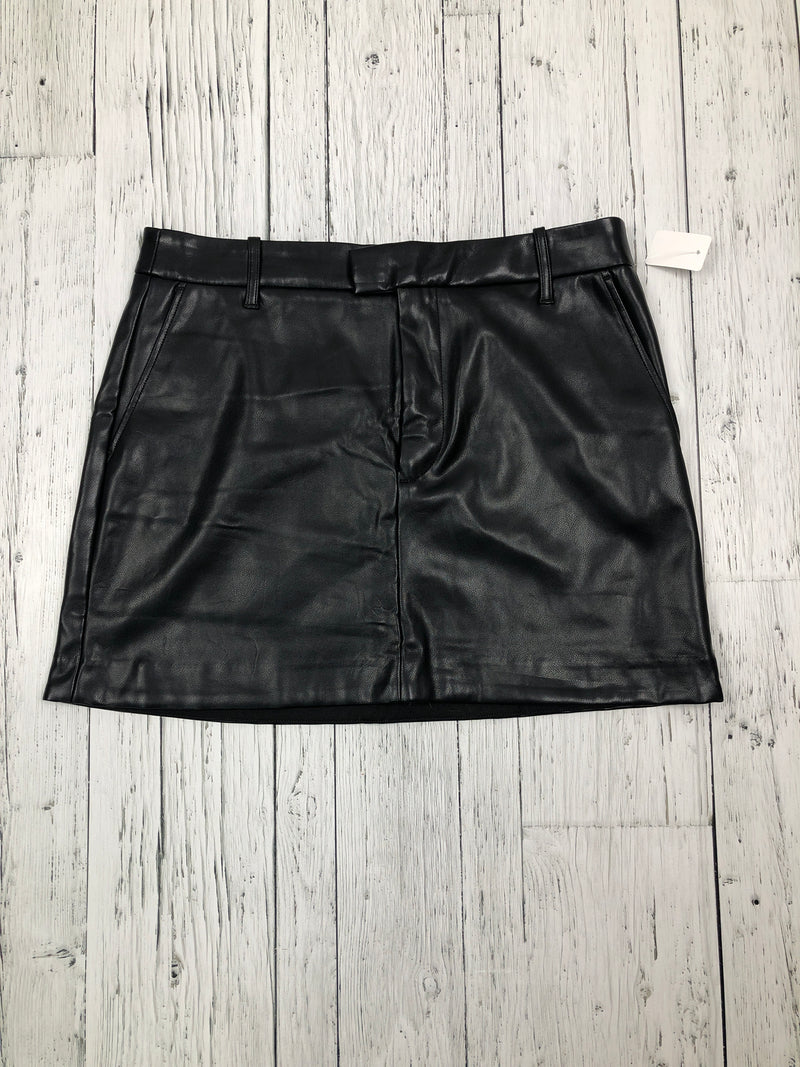 Gap black leather skirt - Hers 10