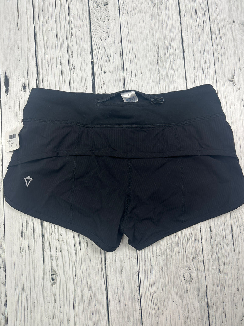 ivivva black shorts - Girls 8