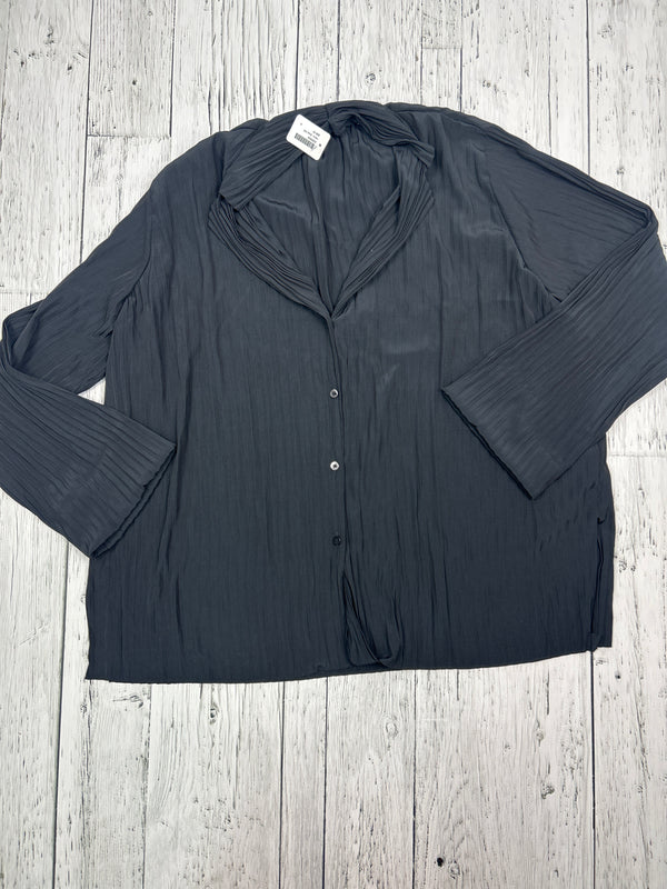 Babaton Aritzia button up shirt - Hers XS