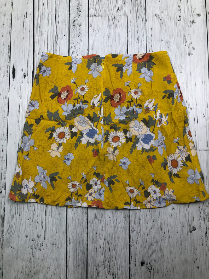 Sunday Best Aritzia yellow floral skirt - Hers XS/4