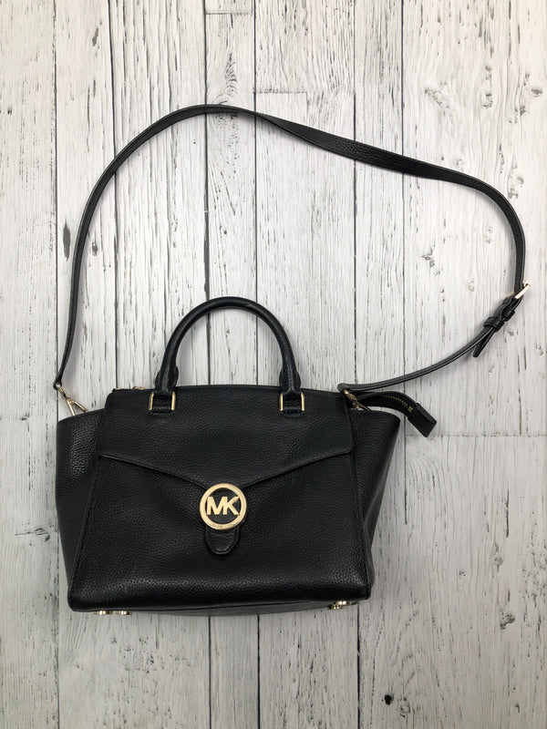 Micheal Kors black purse - Either