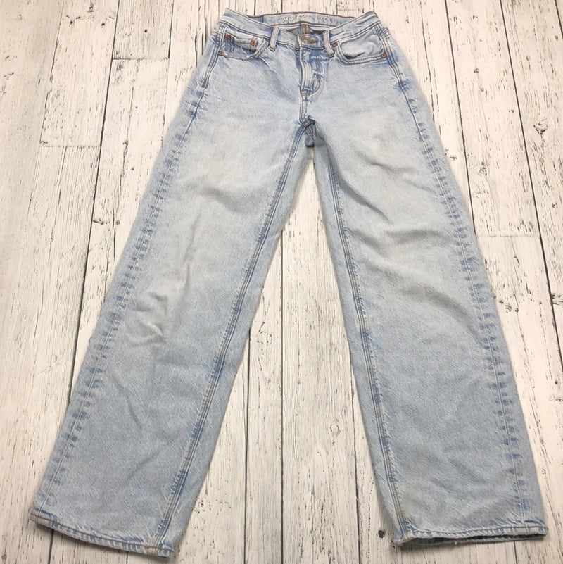 American Eagle Light Wash WideLeg Jeans - Hers 000