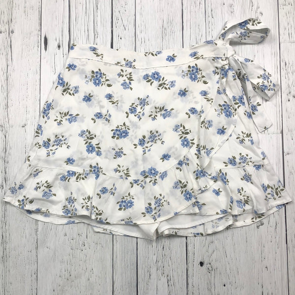 Hollister white blue floral skirt - Hers S