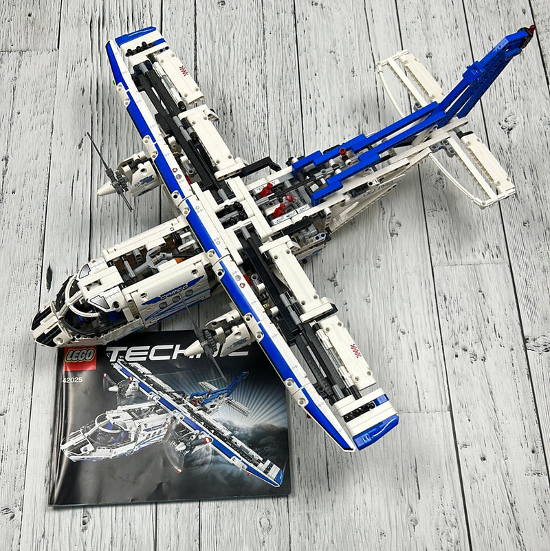 Lego Technic 42025 Cargo Plane retired – SproutzUturn