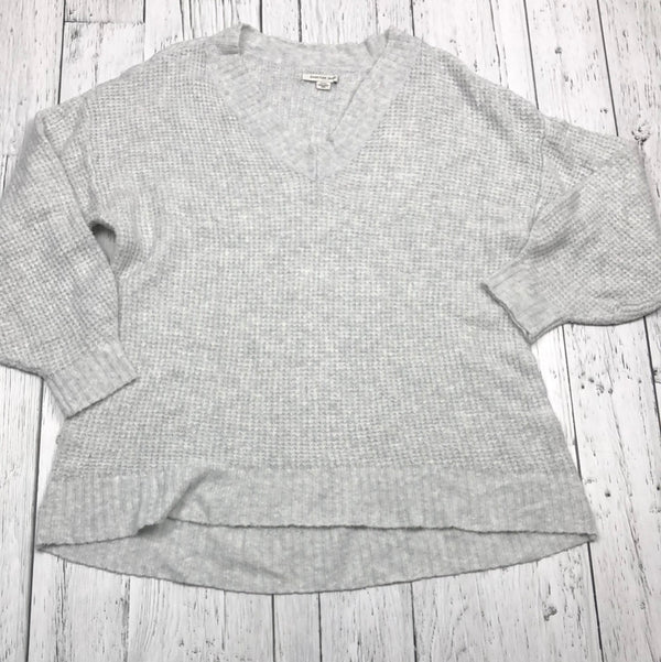 American Eagle Grey knit shirt - Hers S