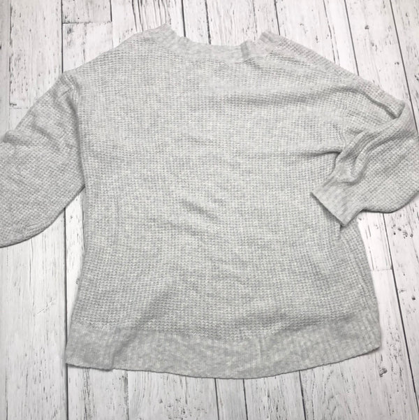 American Eagle Grey knit shirt - Hers S