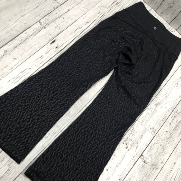 lululemon black grey patterned flared leggings - Hers 8