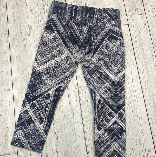 lululemon black/white pattern crop leggings - Hers 8