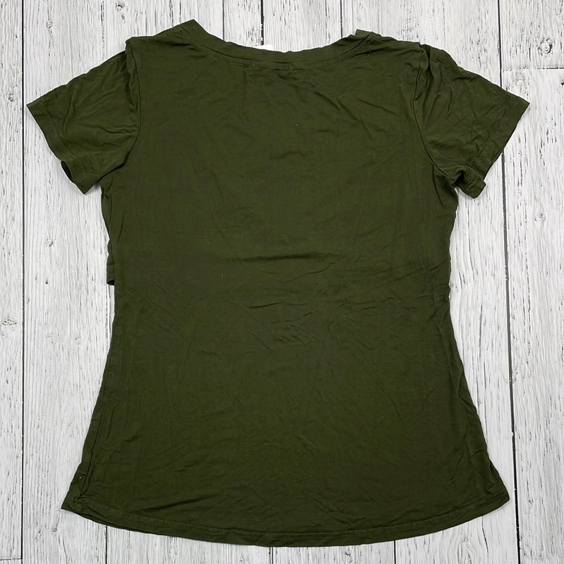 Focus on Simple/Stylish green maternity/nursing shirt