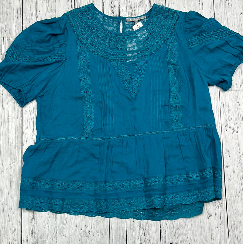 Daniel Rainn blue shirt - Hers XL