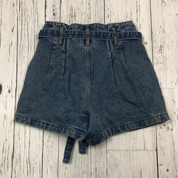 Abercrombie & Fitch Natural Rise Den Shorts with Belt - Hers XS/25