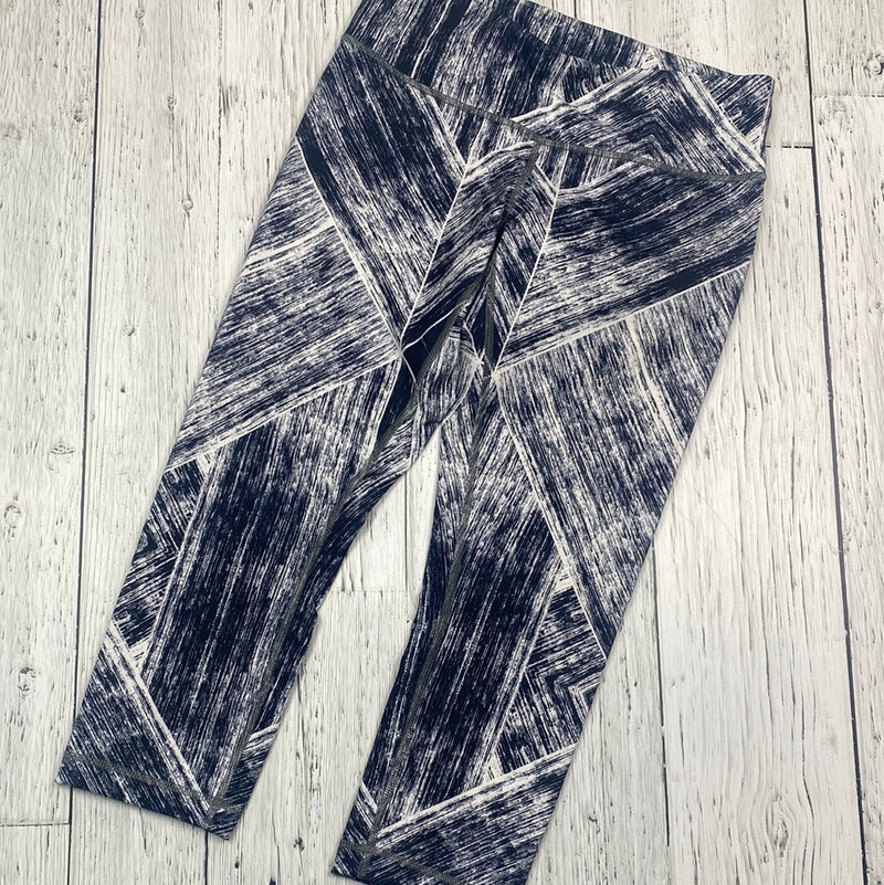 lululemon black/white pattern crop leggings - Hers 8